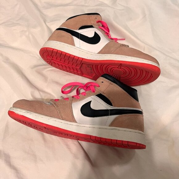 Nike Air Jordan 1 Mid SE 'Crimson Tint' - 6.5Y / 6.5M / 8W / EU39 - Picture 4 of 8